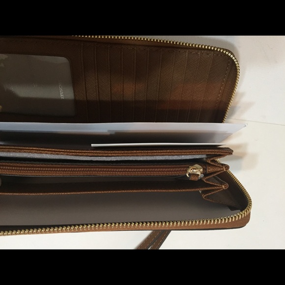 Sold out🤯🤯Michael Kors🔥sale🔥wallets - Picture 2 of 6